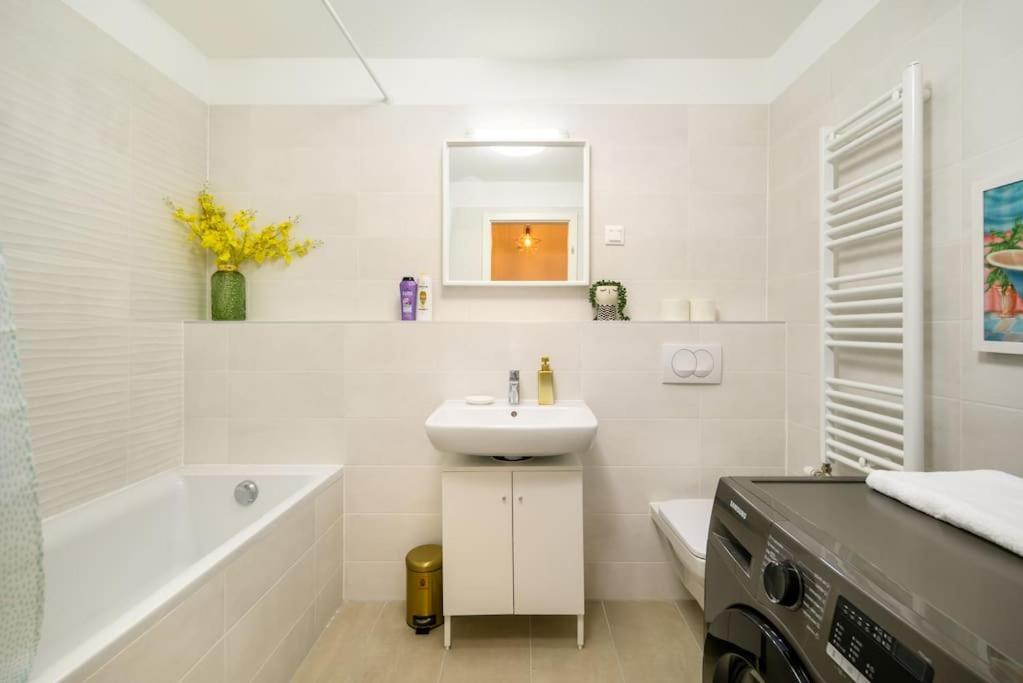 B104 - Liberty Bridge Lovely Home With Free Parking Budapest Ngoại thất bức ảnh